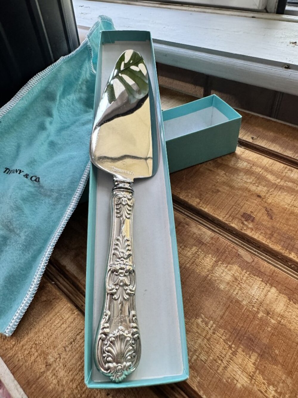 TIFFANY & CO. English King Sterling Silver Cake Server – No Mono, Box & Dust Bag